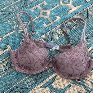 Marie Jo embroidered bra in wisteria color 32C